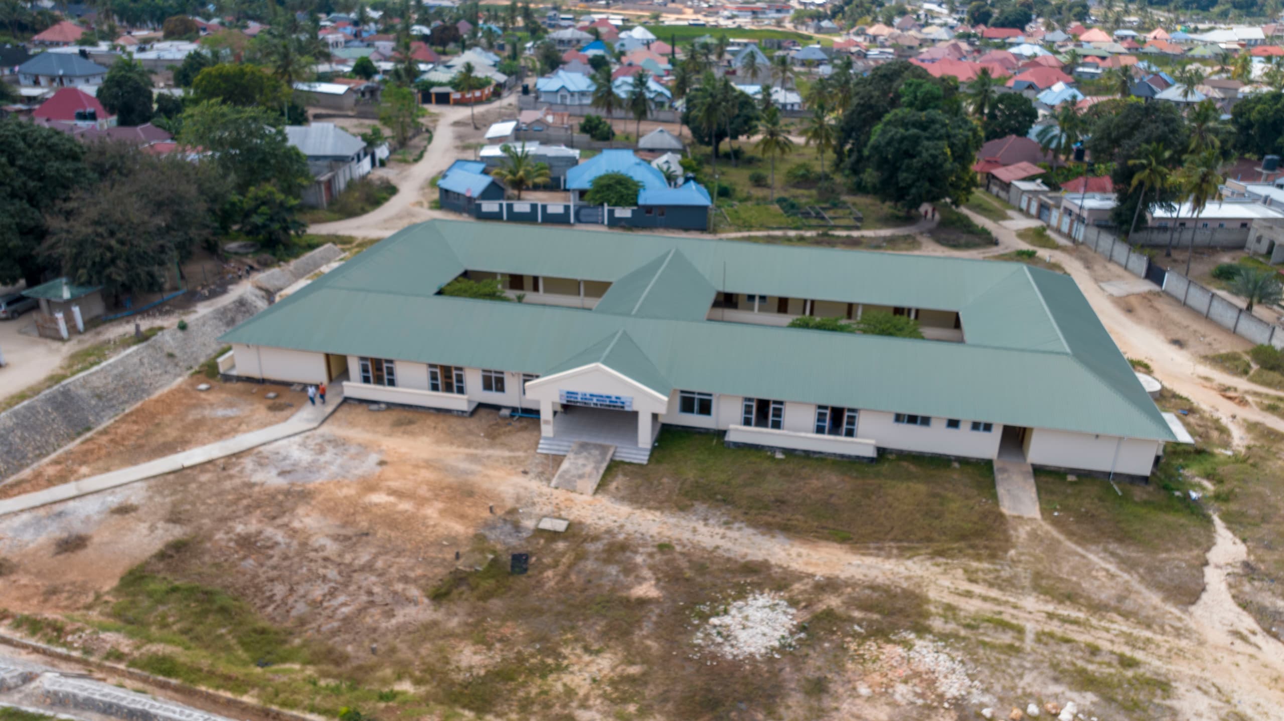 WAZIRI KABUDI AENDELEA NA ZIARA DAR